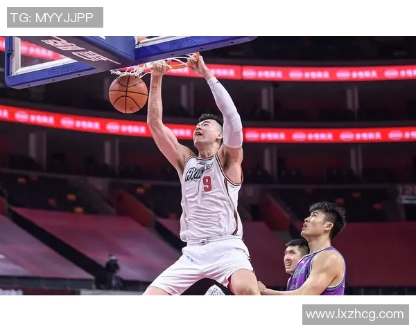 重庆篮球队实力强劲荣登全国排行榜第七名展现出色竞技状态与团队合作精神